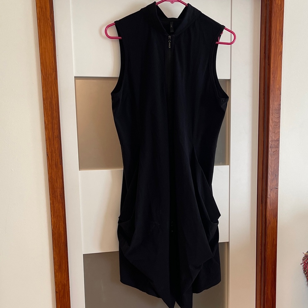Porto Zipped Black Tunic Top